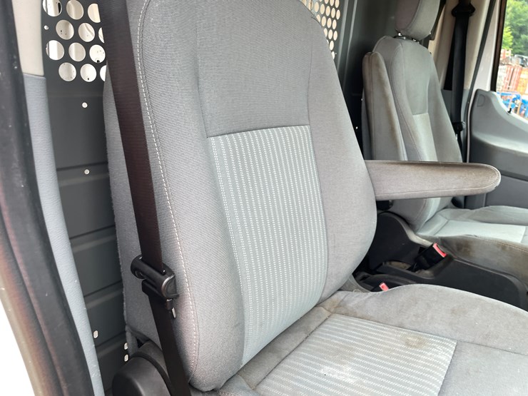 2015-ford-transit-image-54