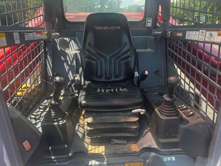 2021-takeuchi-tl12v2-image-10