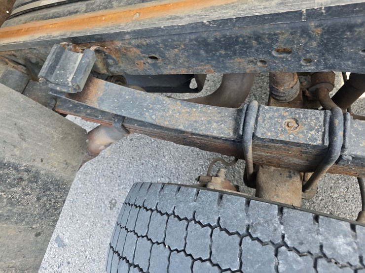 2011-ford-f550-image-109