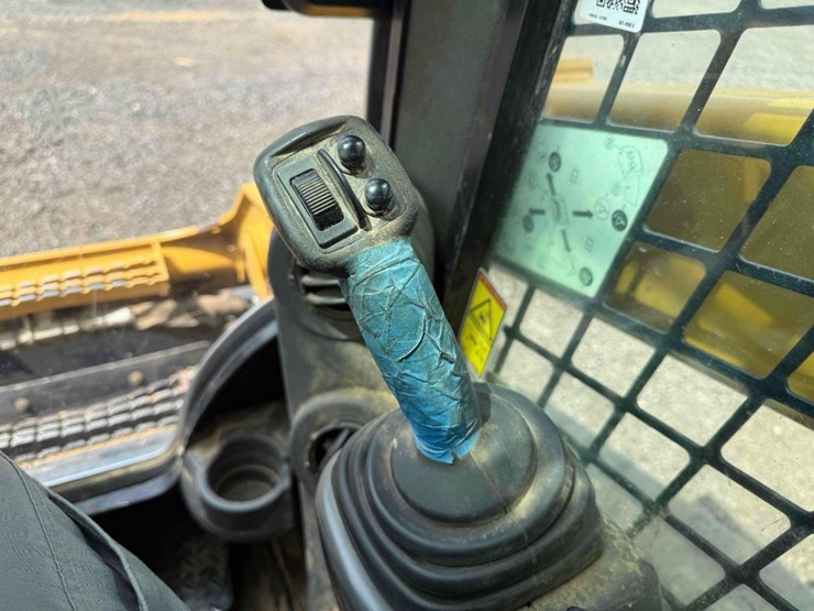 2019-caterpillar-299d2-xhp-image-27