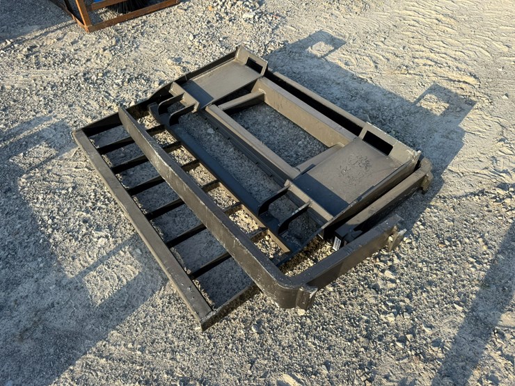 #2069-•-unused-58"-skid-steer-forks-inv#:-25096-image-3