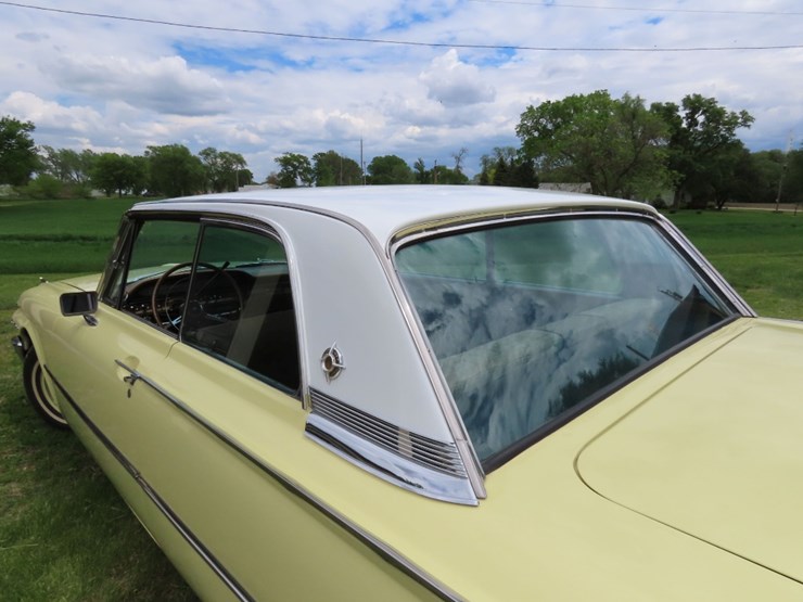 1961-ford-galaxie-2drt-ht-image-10