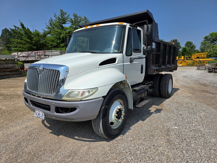 2007-international-durastar-4300-image-2