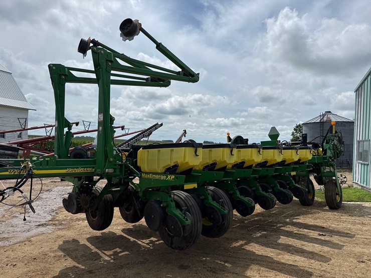 john-deere-1770nt-image-5
