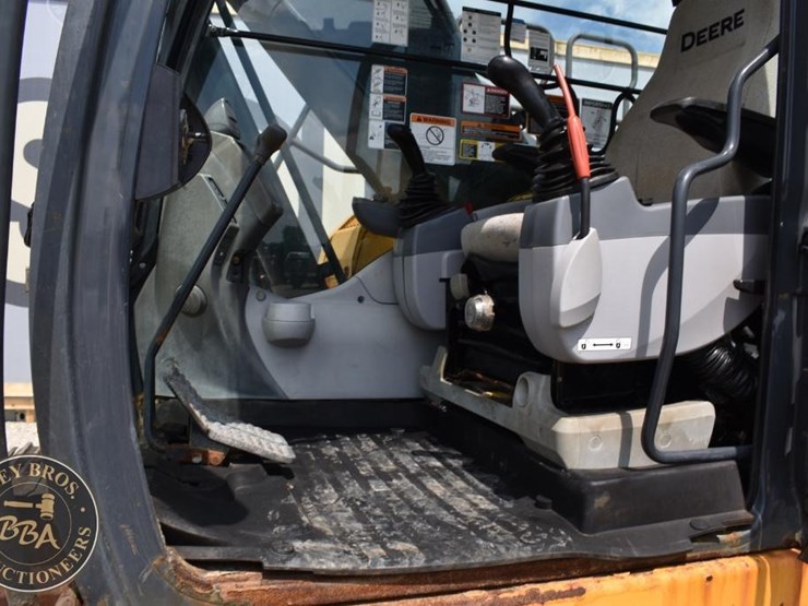 2018-deere-210g-lc-image-59