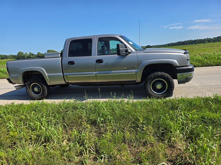 2003-chevrolet-2500-image-39