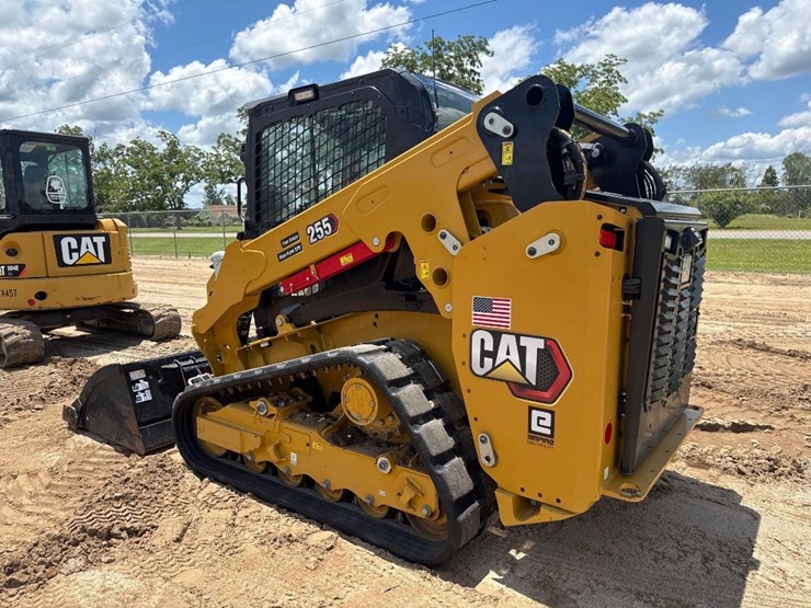 2024-caterpillar-255-skid-steer-image-8