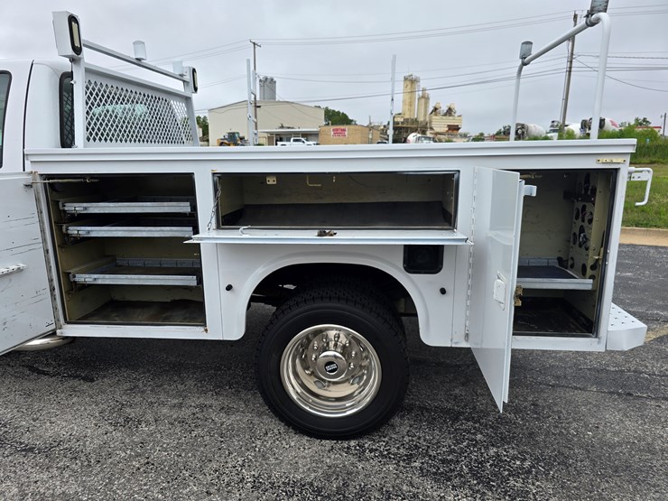 2007-ford-f550-image-65