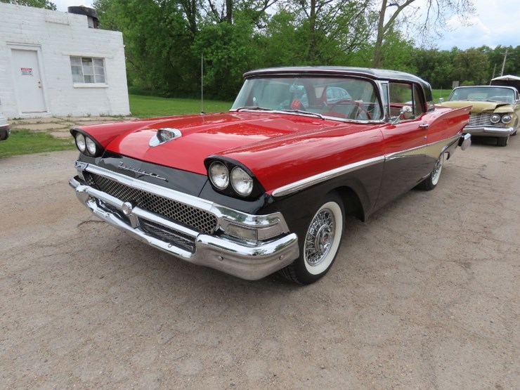 1958-ford-fairlane-500-skyliner-retractable-hardtop-image-2