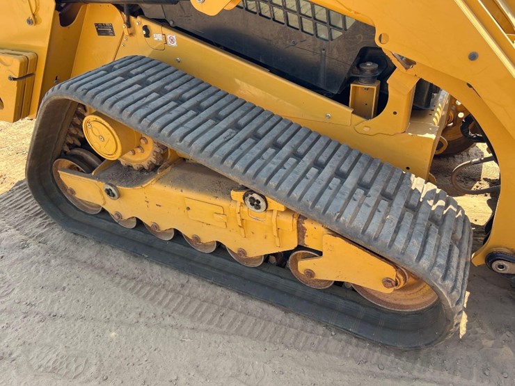 2023-caterpillar-279d3-image-13