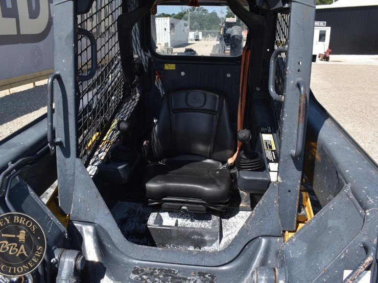 2019-deere-325g-image-57