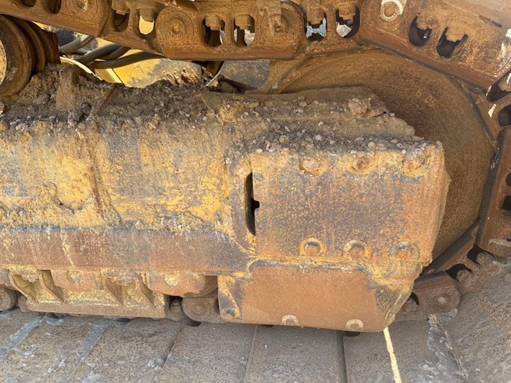 2016-caterpillar-d6k2-lgp-image-16