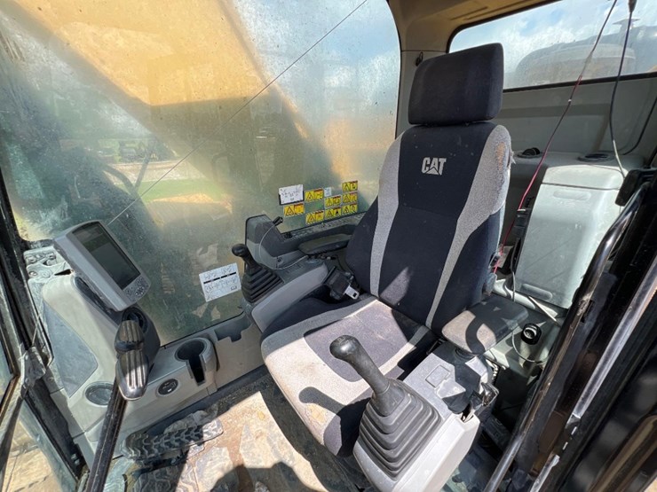 2015-caterpillar-336fl-image-38
