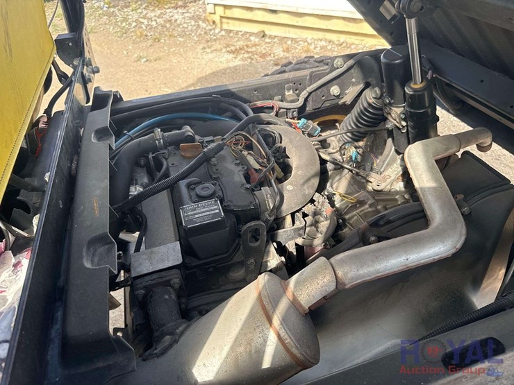 2017-john-deere-gator-image-7