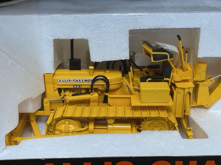 1/16-ac-hd-3-crawler-backhoe-nib-sc-image-2