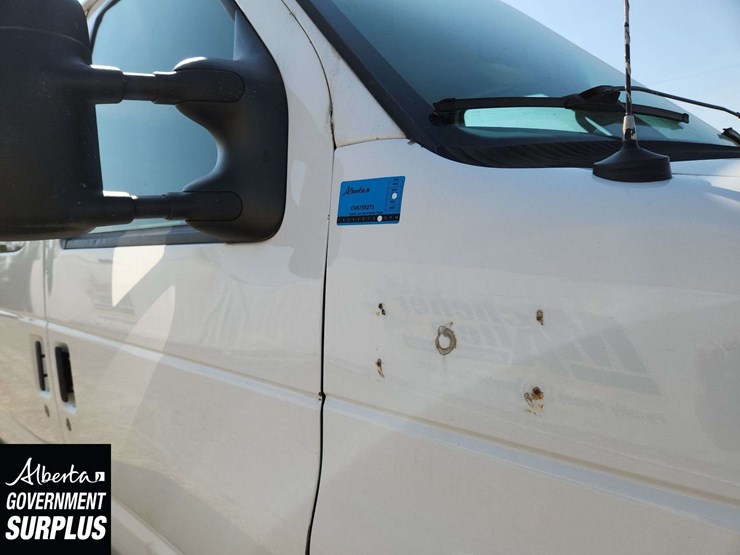 2013-ford-cargo-image-37
