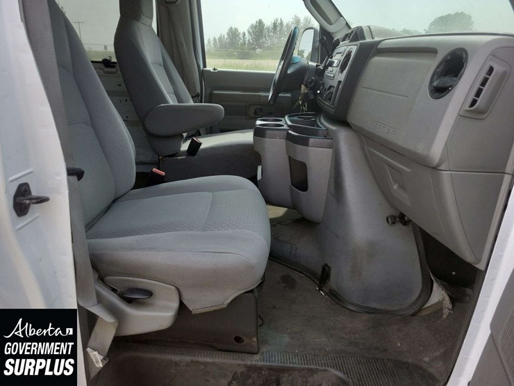 2009-ford-cargo-image-22