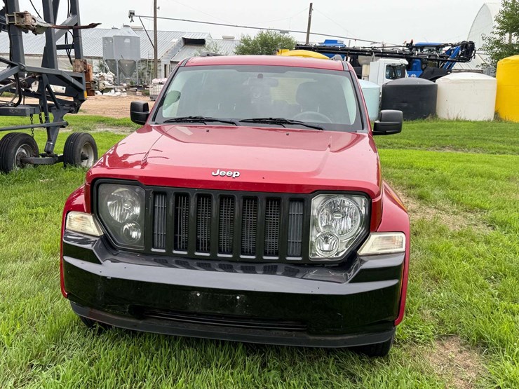 2010-jeep-liberty-image-3