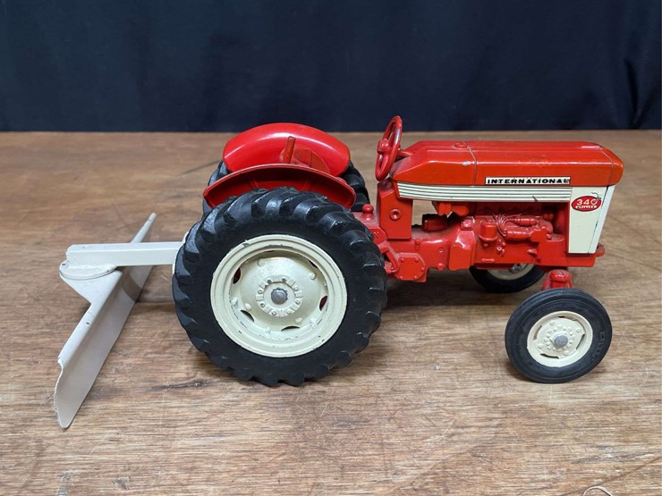 1/16-ih-340-w/blade-ertl-image-7