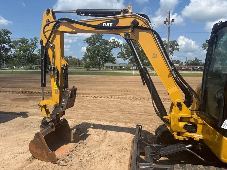 caterpillar-305e2-cr-image-22