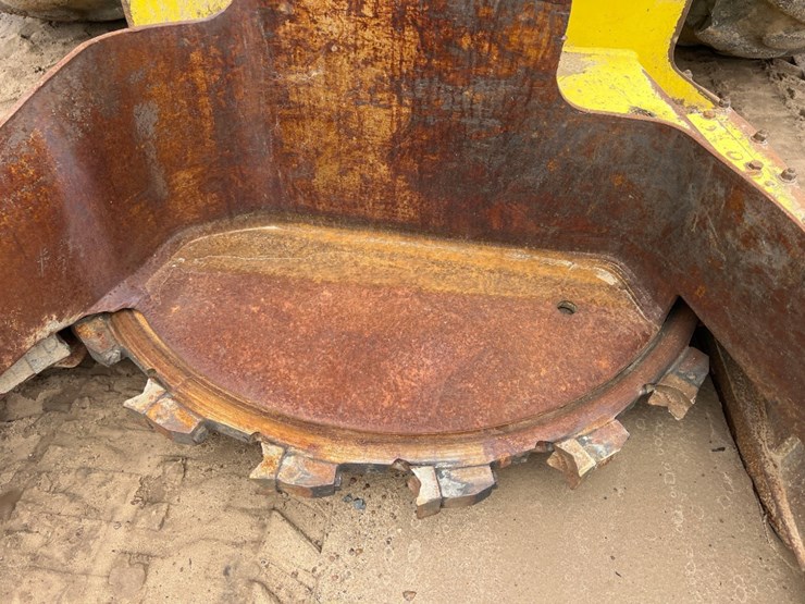 2019-deere-843l-image-10