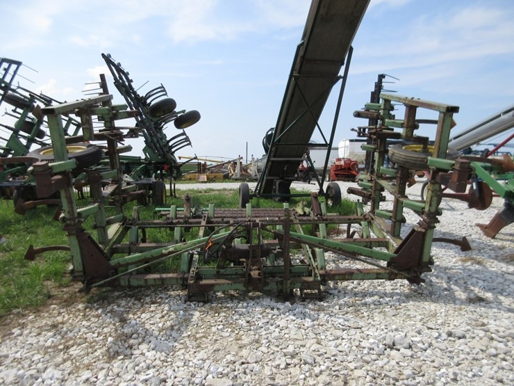john-deere-1100-image-9