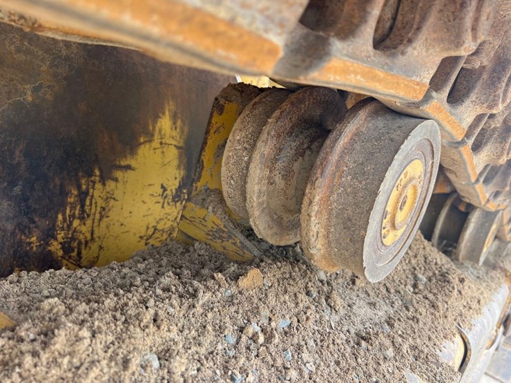 2015-caterpillar-d6k2-xl-image-21