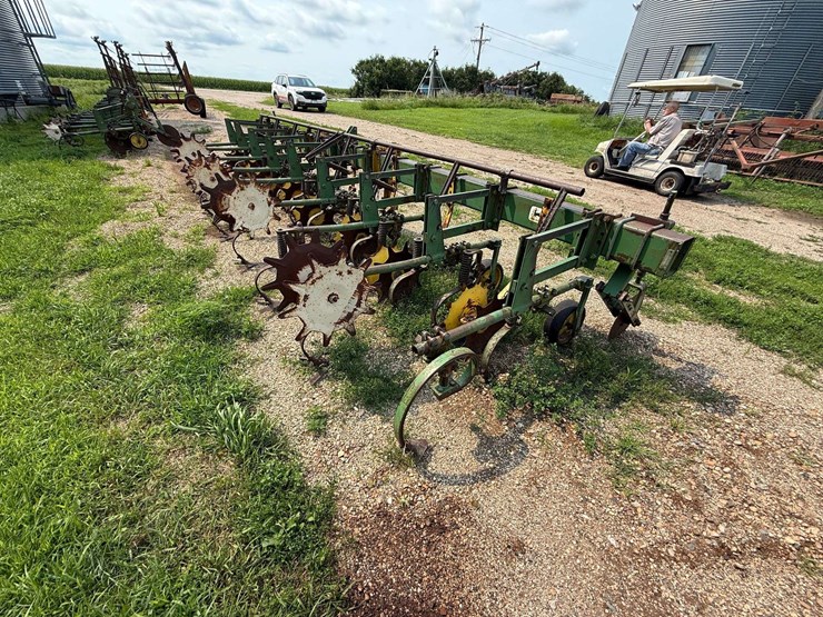john-deere-8-image-4