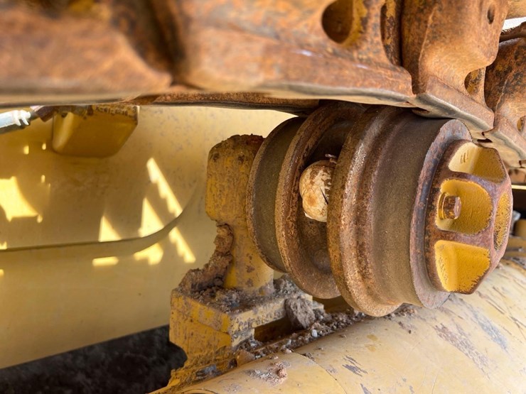 2021-caterpillar-d3-lgp-image-31