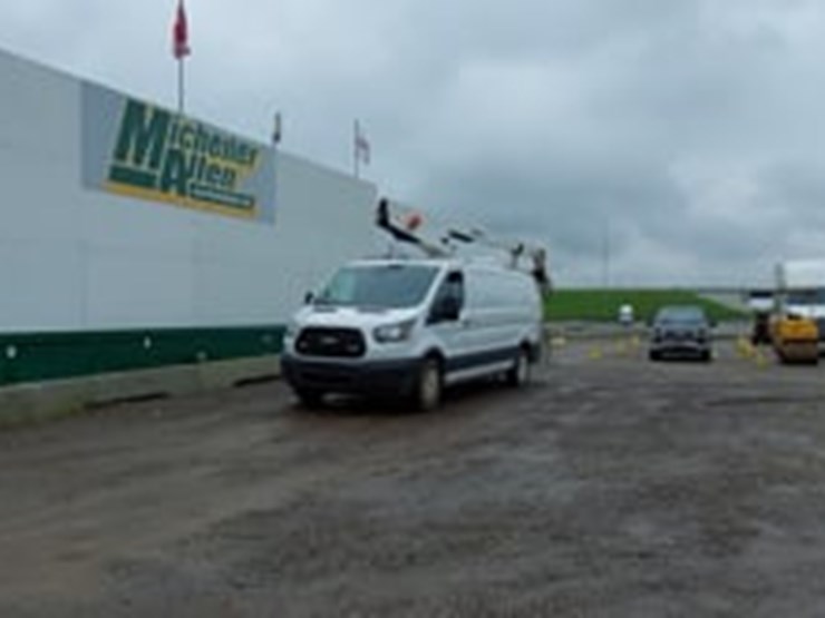2019-ford-transit-image-27