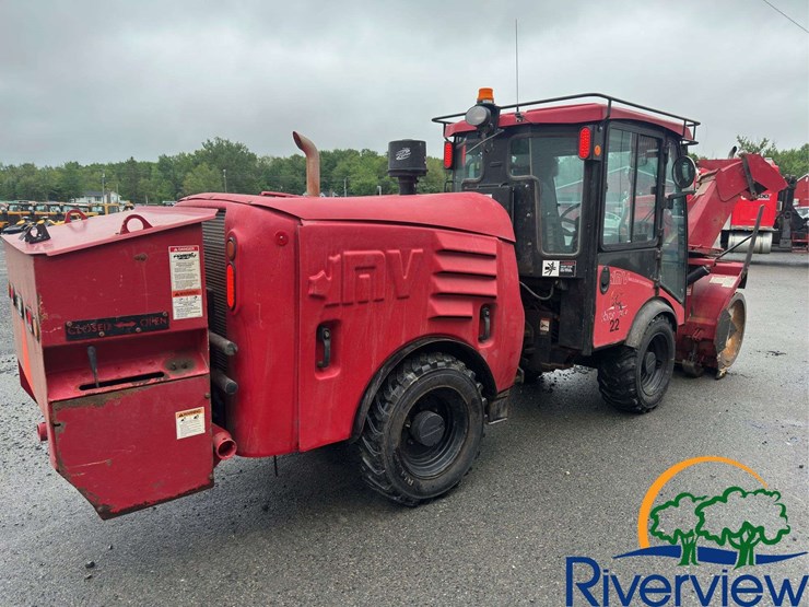 maclean-engineering-mv-sidewalk-blower-with-drop-spreader-and-snowblower-image-3