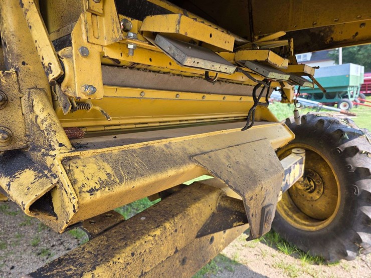 new-holland-tr87-image-16