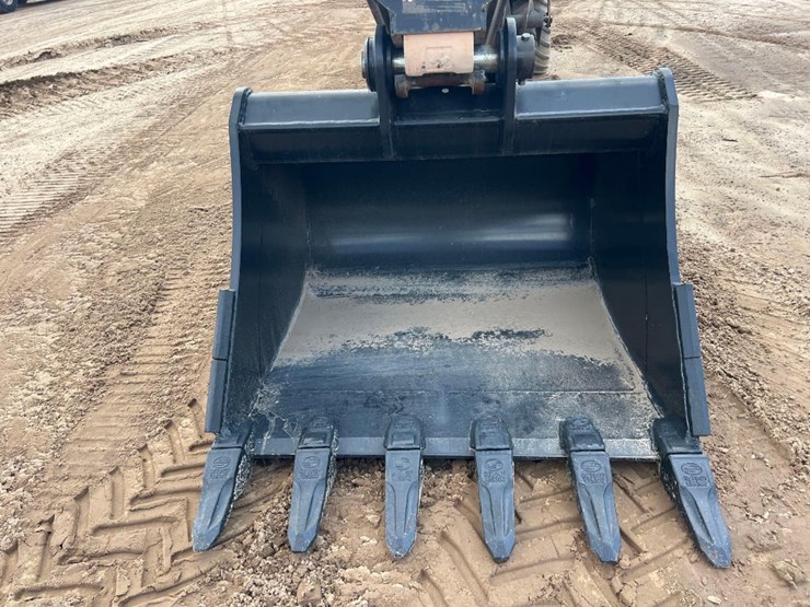 2022-takeuchi-tb2150-image-10