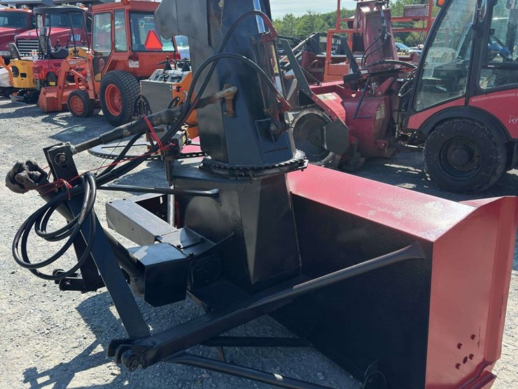 7’-single-auger-snowblower-(3pt-hitch)-image-2