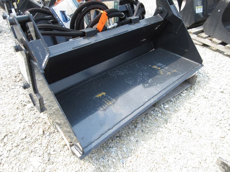wolverine-mini-skid-steer-combination-bucket-image-1