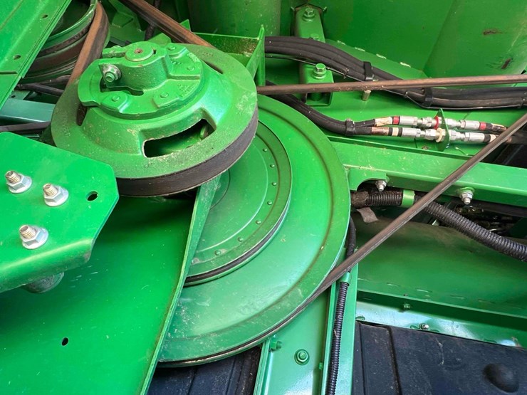 2021-john-deere-s680-image-24