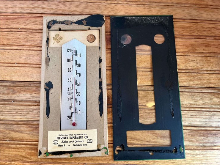 john-deere-mirror-thermometer-image-6