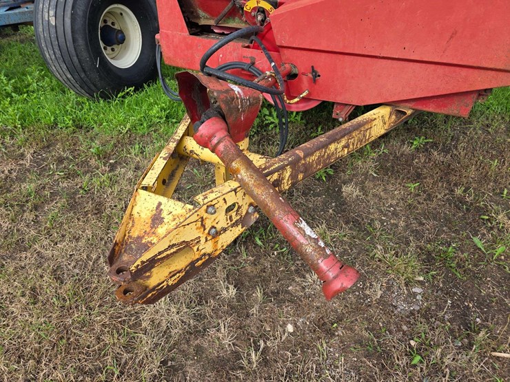 new-holland-520-image-5