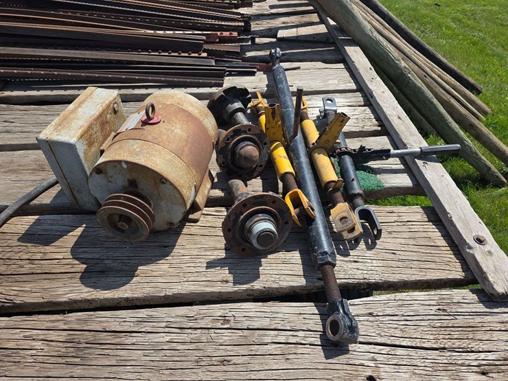 misc-turn-buckles,-hubs,-and-7hp-electric-motor-image-4