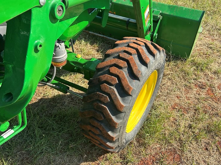 2019-john-deere-4044m-image-13