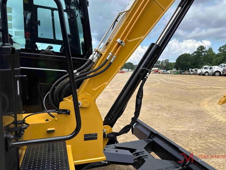 caterpillar-305.5-image-31