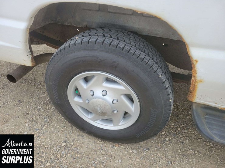 2009-ford-cargo-image-11