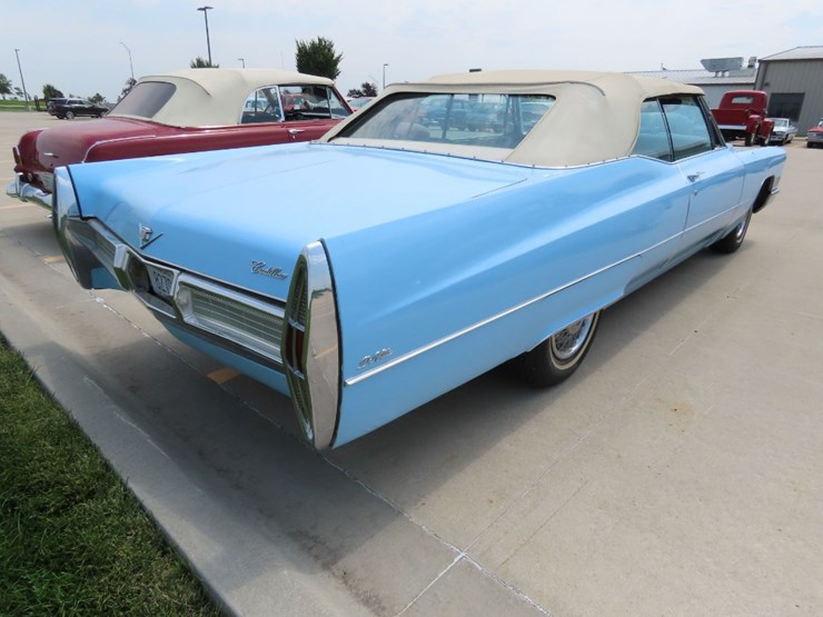 1967-cadillac-deville-convertible-image-7