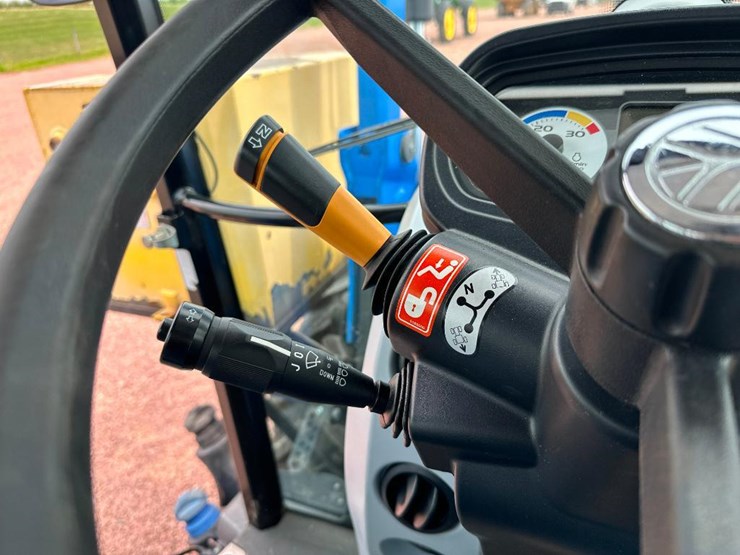 2017-new-holland-t5.110-image-53