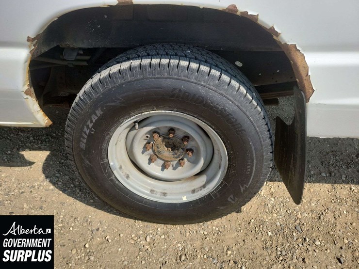 2014-ford-cargo-image-14