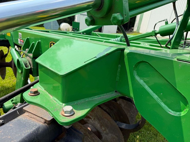 2013-john-deere-2623-image-42
