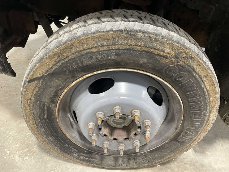 2005-ford-f550-xl-image-13