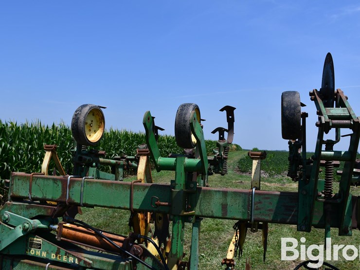 john-deere-85-image-10