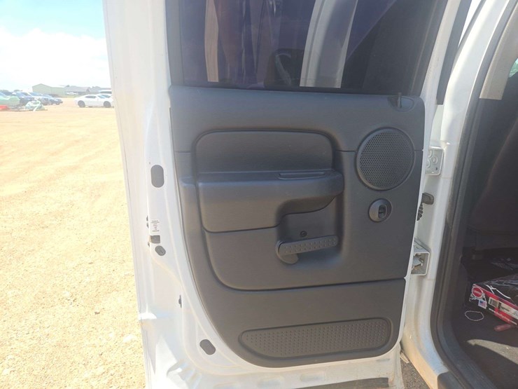 2004-dodge-ram-2500-image-9