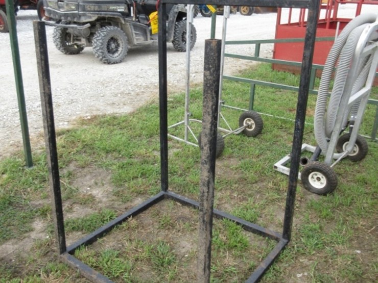 show-livestock-tie-up-rack-image-2